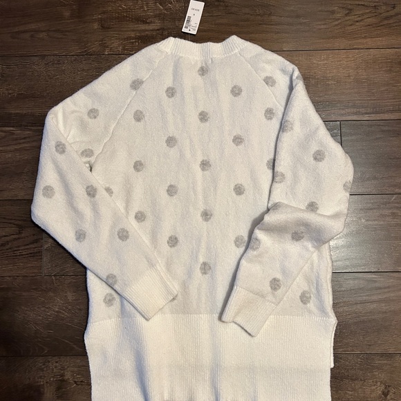 NWT Reitmans Sweater White with silver dots super soft - Picture 3 of 3